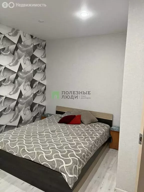 1-комнатная квартира: Красноярск, микрорайон Ветлужанка, улица Петра ... - Фото 2