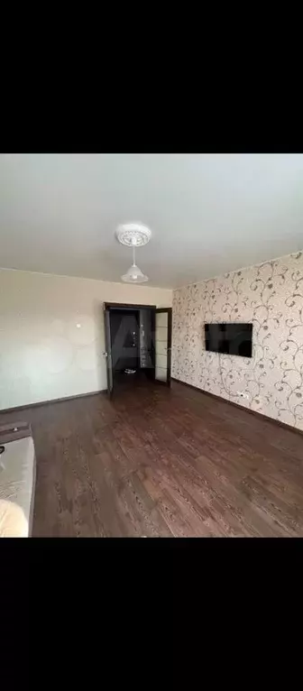 1-к. квартира, 42 м, 8/10 эт. - Фото 1
