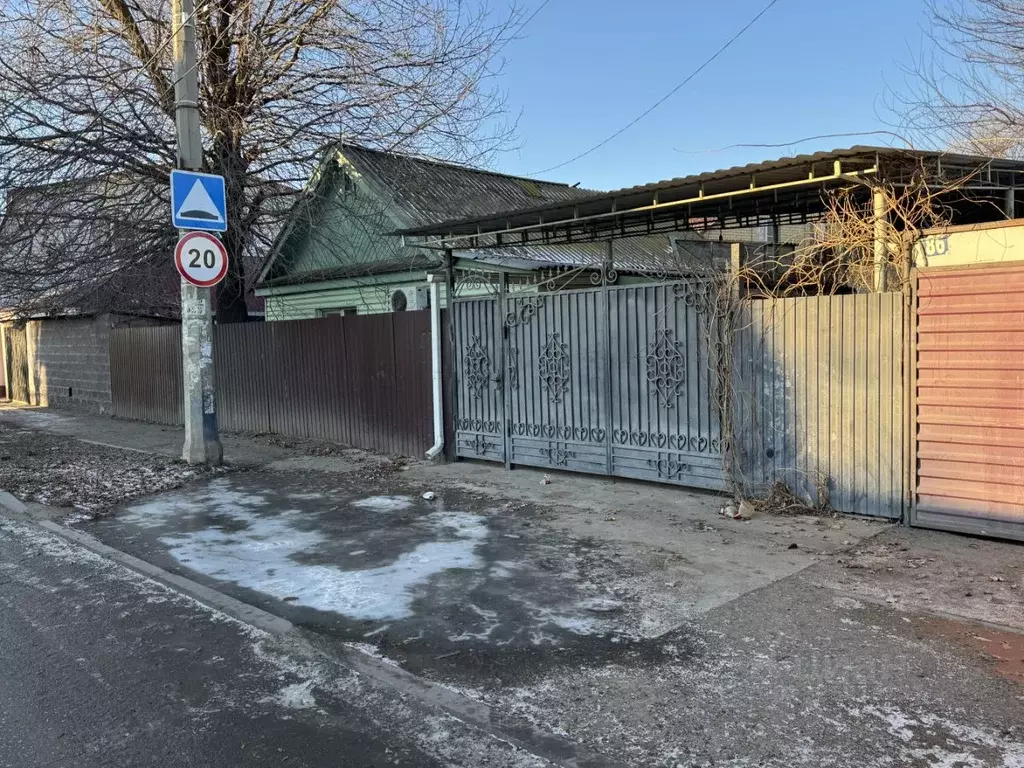 Дом в Астраханская область, Астрахань ул. 1-я Перевозная, 88 (60 м) - Фото 2