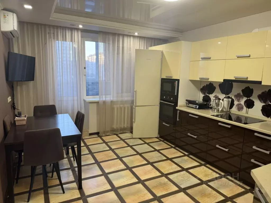 2-к кв. Тюменская область, Тюмень Широтная ул., 187к1 (66.3 м) - Фото 1