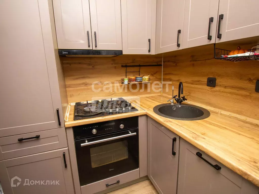 Продаётся 4-к квартира, 60 м - Фото 0