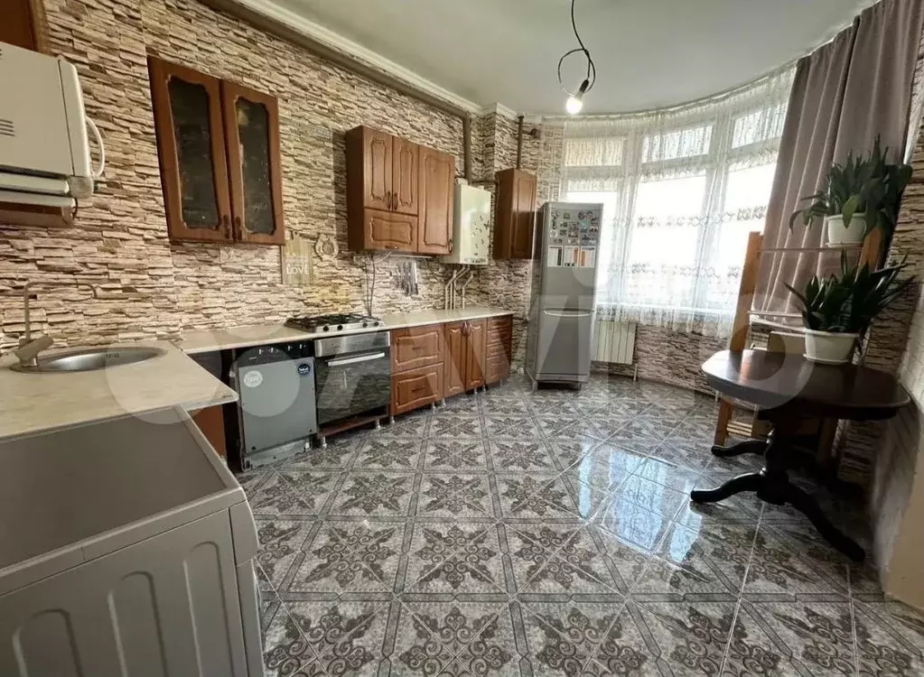 2-к. квартира, 50 м, 1/6 эт. - Фото 0