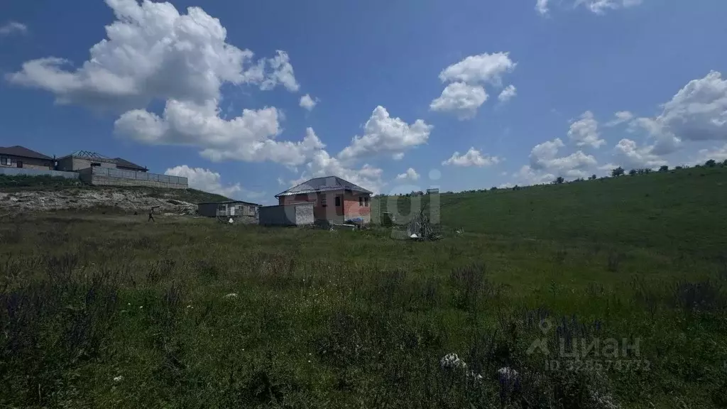 Участок в Ингушетия, Назрань Альтиевский административный округ, ул. ... - Фото 1