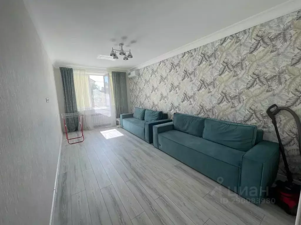 2-к кв. Дагестан, Каспийск ул. Байрамова, 23/2 (70.0 м) - Фото 1