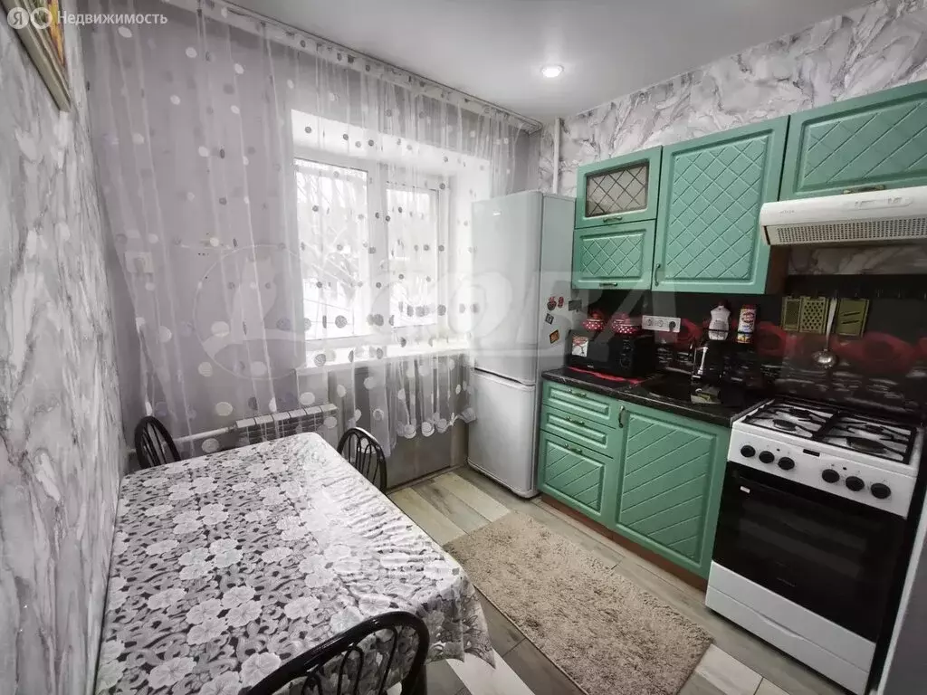 2-комнатная квартира: Тюмень, улица Карла Маркса, 125 (43.5 м) - Фото 1