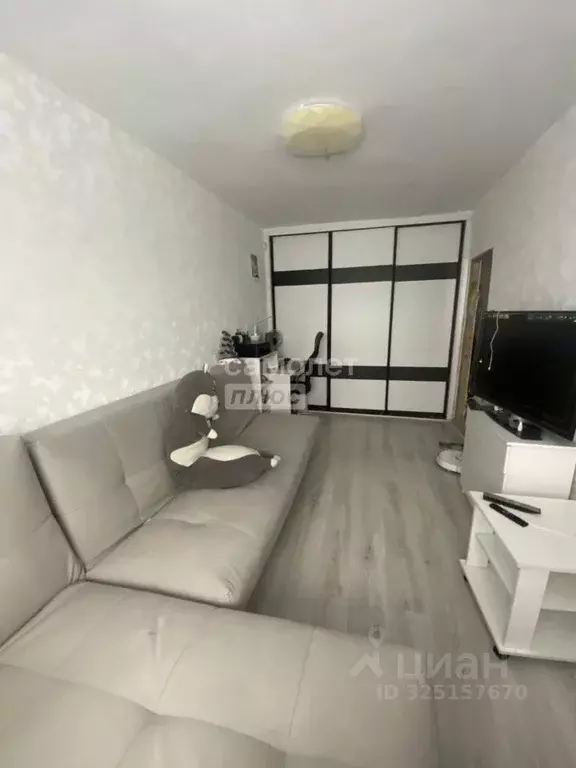 2-к кв. Свердловская область, Верхняя Синячиха пгт ул. Октябрьская, 3 ... - Фото 1