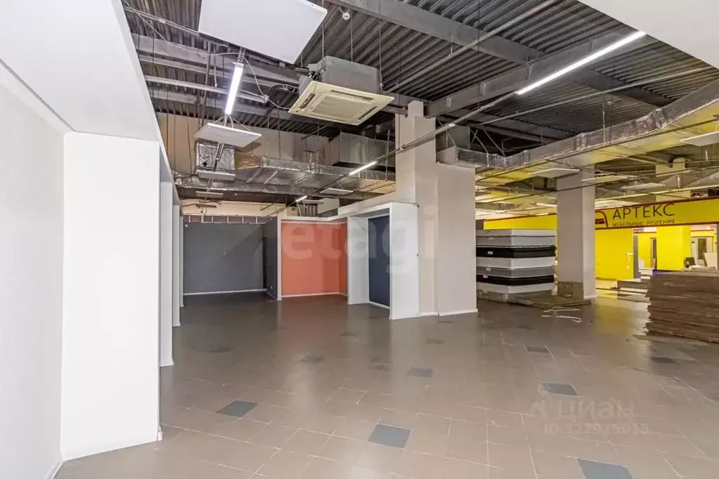 Помещение свободного назначения в Тюменская область, Тюмень ул. 30 лет ... - Фото 1