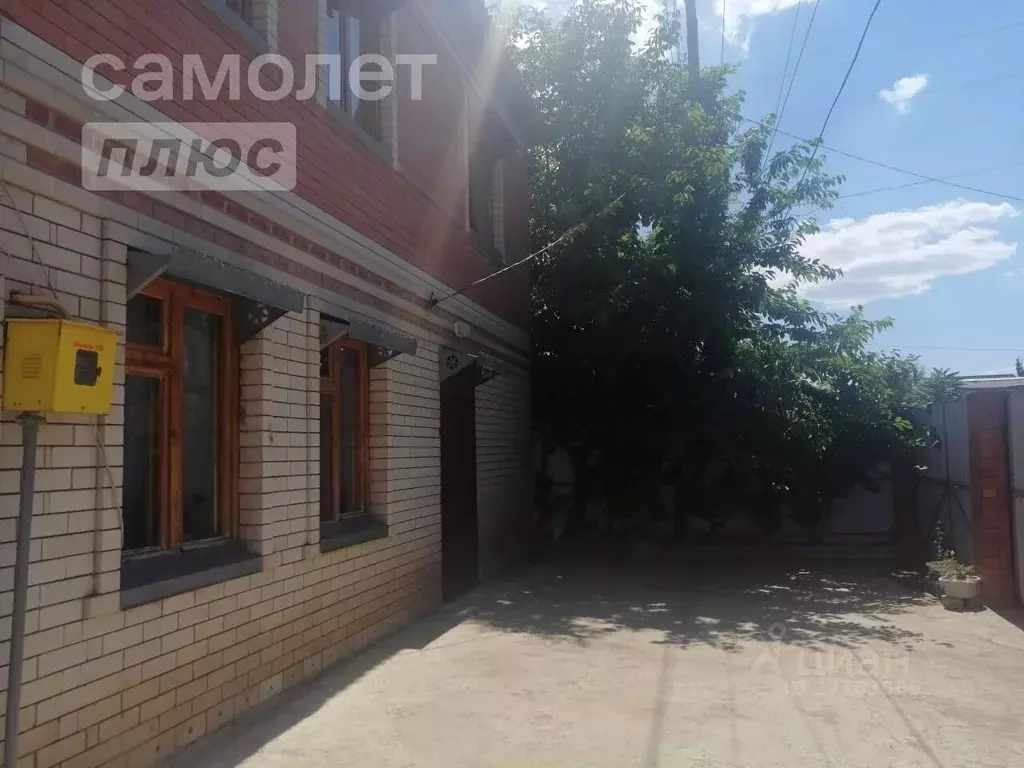 Дом в Астраханская область, Астрахань Ахтубинская ул., 45 (149 м) - Фото 1