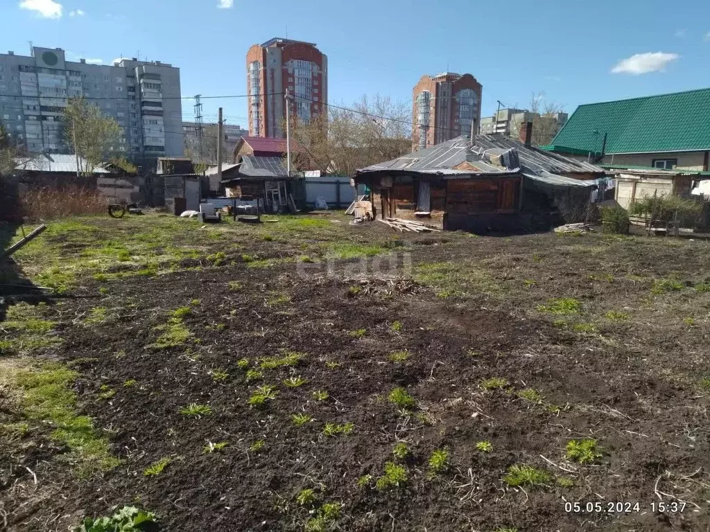 Участок в Омская область, Омск ул. 11-я Линия, 37 (5.8 сот.) - Фото 0