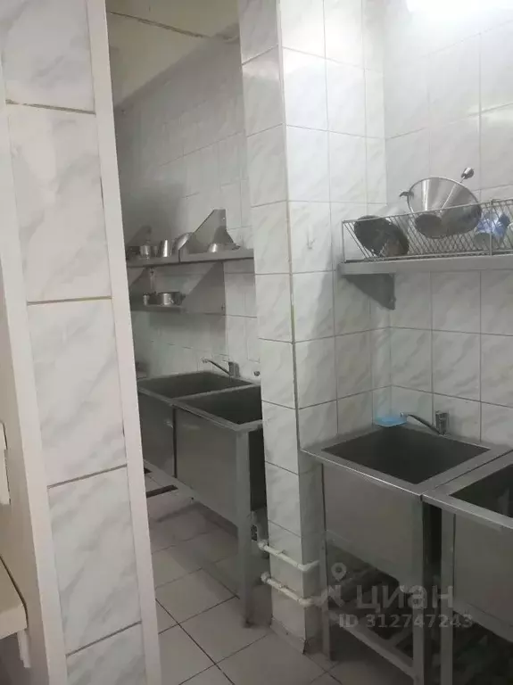 Помещение свободного назначения в Красноярский край, Красноярск ул. ... - Фото 2