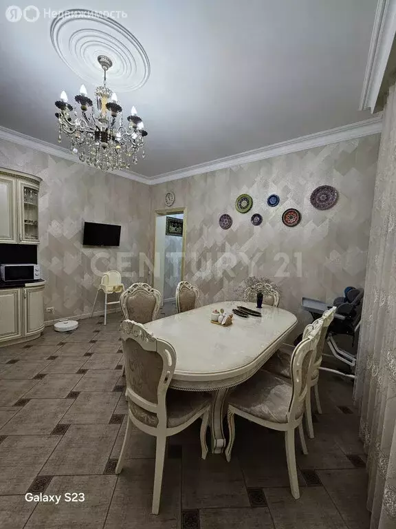 Дом в Махачкала, улица Мирзабекова (170 м) - Фото 1