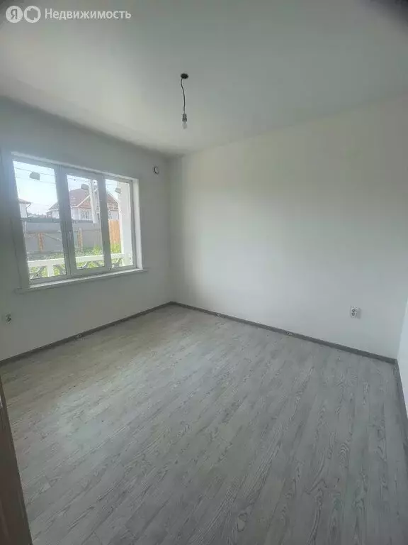 Дом в деревня Карлук, улица Михаила Тюрнева (150 м) - Фото 1