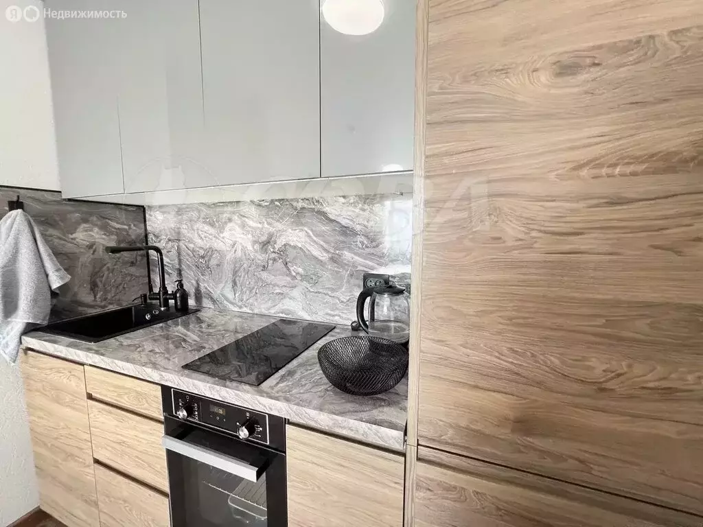 Квартира-студия: Тюмень, улица Тимофея Чаркова, 91 (25.8 м) - Фото 2
