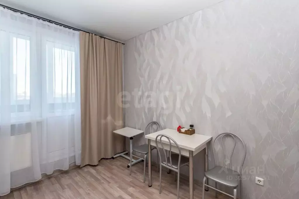 1-к кв. Тюменская область, Тобольск 15-й мкр, 22 (37.0 м) - Фото 0