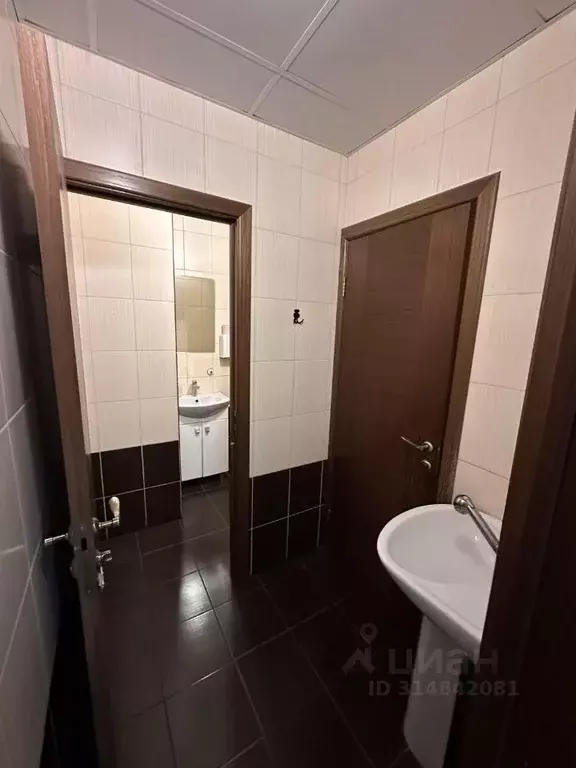 Офис в Краснодарский край, Краснодар ул. Шоссе Нефтяников, 28 (298 м) - Фото 1