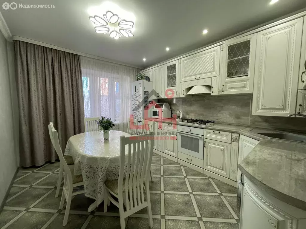 3-комнатная квартира: Ессентукская, Садовая улица, 29к2 (82 м) - Фото 1