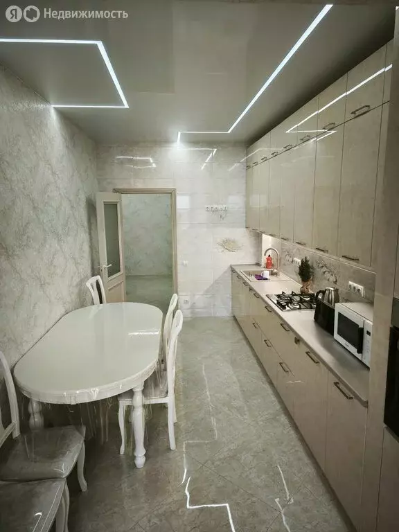 3-комнатная квартира: Владикавказ, улица Леонова, 10А (104 м) - Фото 0