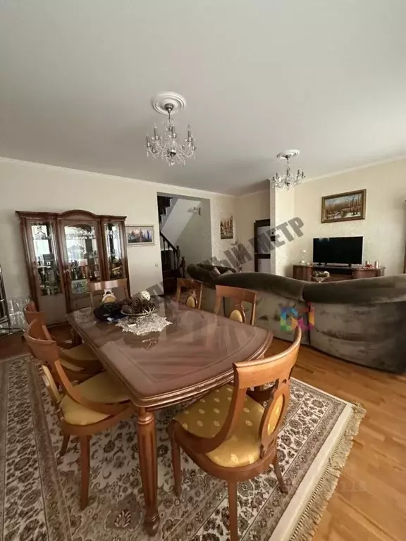 Таунхаус в Калмыкия, Элиста 6-й мкр, 10 (249 м) - Фото 1