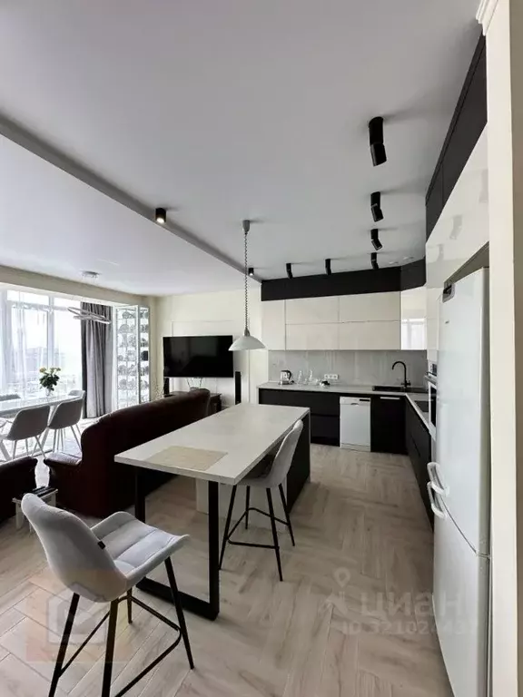 Свободной планировки кв. Крым, Евпатория ул. Интернациональная, ... - Фото 0