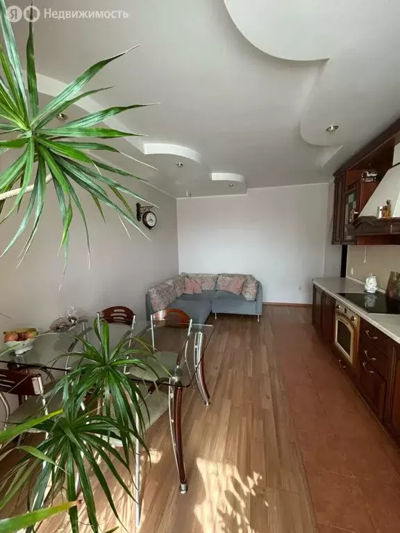 2-комнатная квартира: Астрахань, улица Кирова, 84 (72 м) - Фото 2