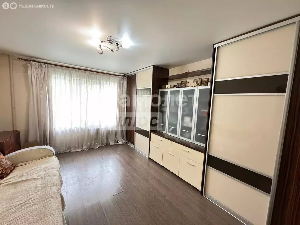 3-комнатная квартира: Ижевск, Молодёжная улица, 49 (54.8 м) - Фото 1