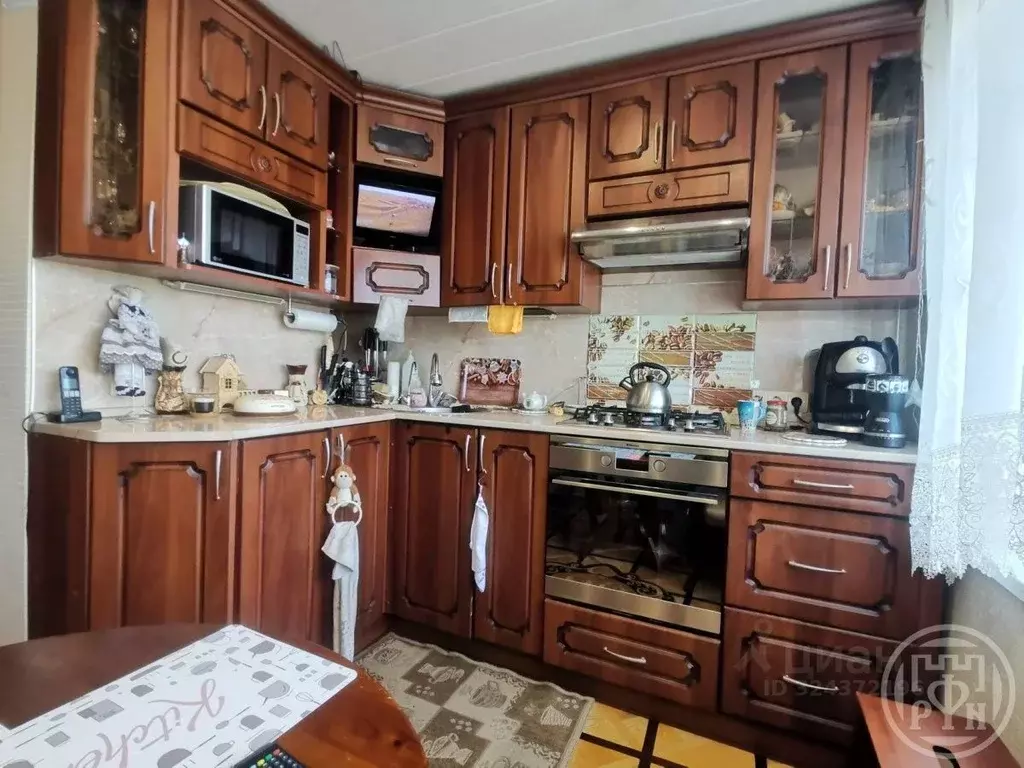 4-к кв. Ленинградская область, Луга Набережная ул., 6 (73.6 м) - Фото 1