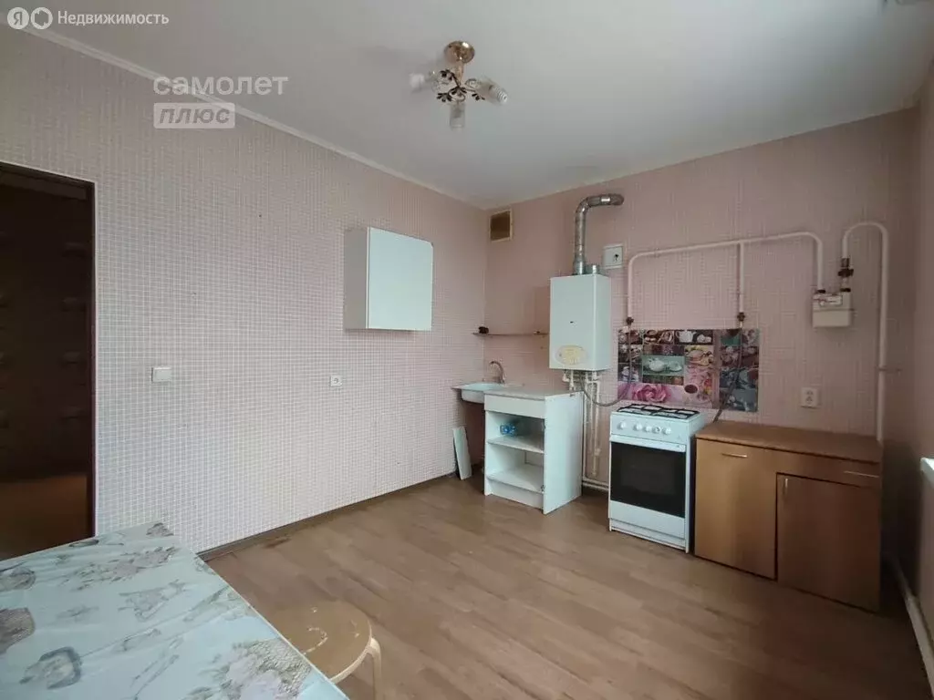 3-комнатная квартира: село Кармаскалы, улица Рафикова, 11 (83.3 м) - Фото 1