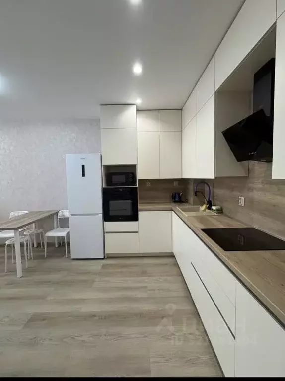 3-к кв. Свердловская область, Екатеринбург ул. Павлодарская, 5 (64.0 ... - Фото 1