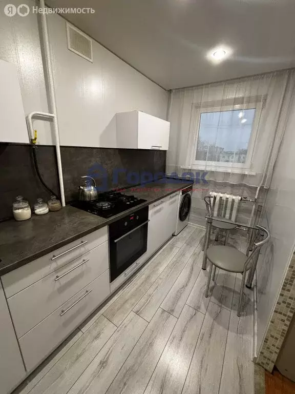 4-комнатная квартира: Каменск-Уральский, улица 4-й Пятилетки, 31 (58.6 ... - Фото 1