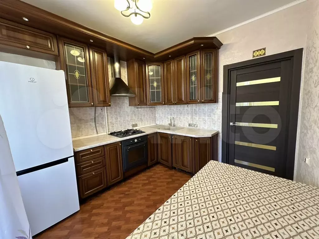 2-к. квартира, 60 м, 6/9 эт. - Фото 1