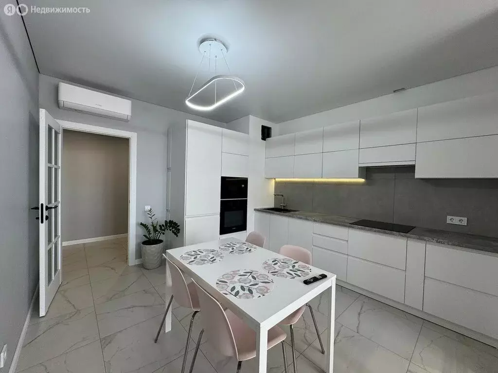 3-комнатная квартира: Пермь, улица Карпинского, 50 (69.1 м) - Фото 1
