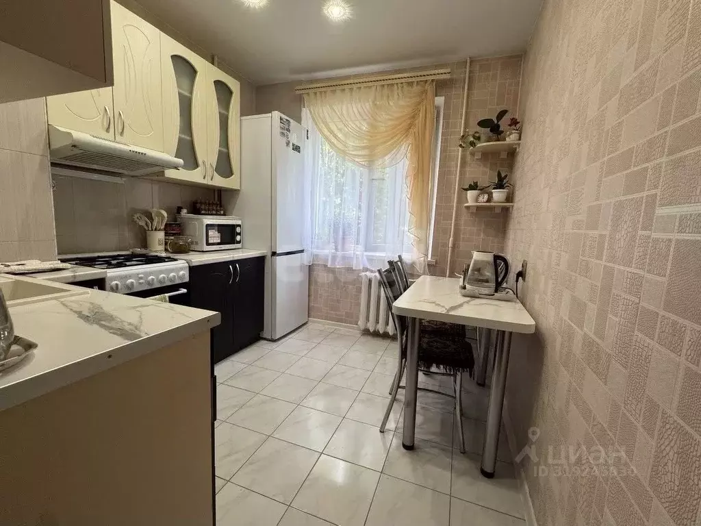 2-к кв. Крым, Симферополь ул. 60 лет Октября (51.6 м) - Фото 0