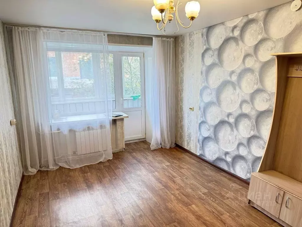 2-к кв. Хакасия, Абакан ул. Чертыгашева, 104А (38.5 м) - Фото 0