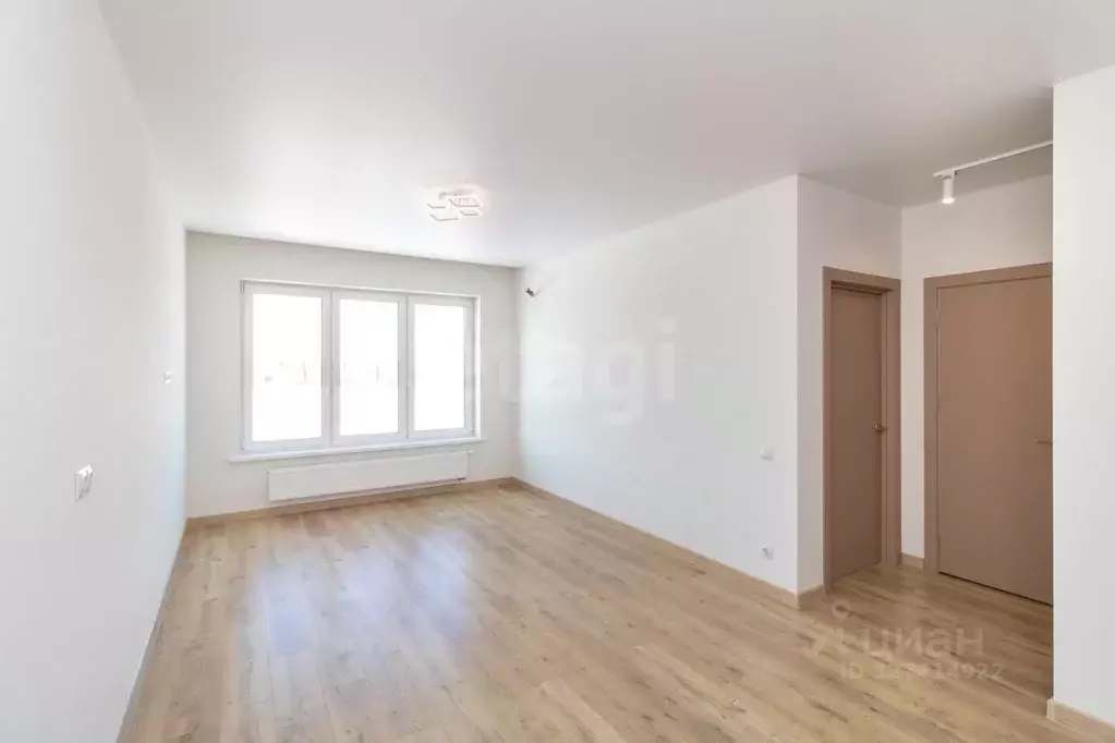 1-к кв. Тюменская область, Тюмень ул. Ивана Чистякова, 3 (39.7 м) - Фото 1