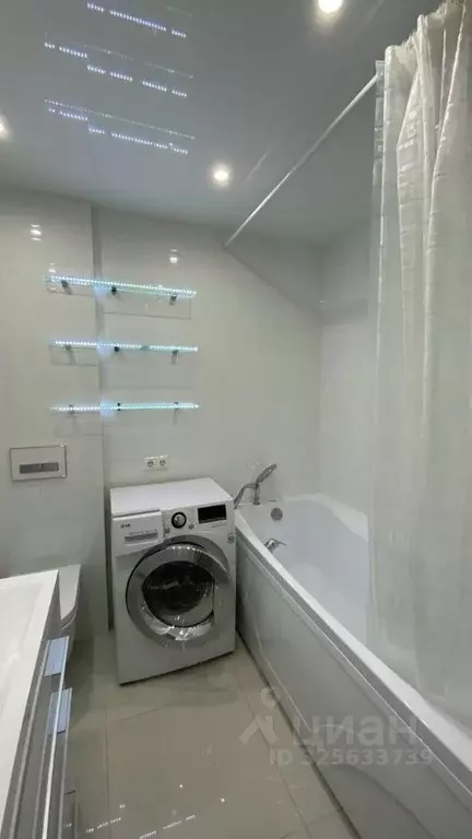 2-к кв. Свердловская область, Екатеринбург ул. Щорса, 103 (45.0 м) - Фото 2