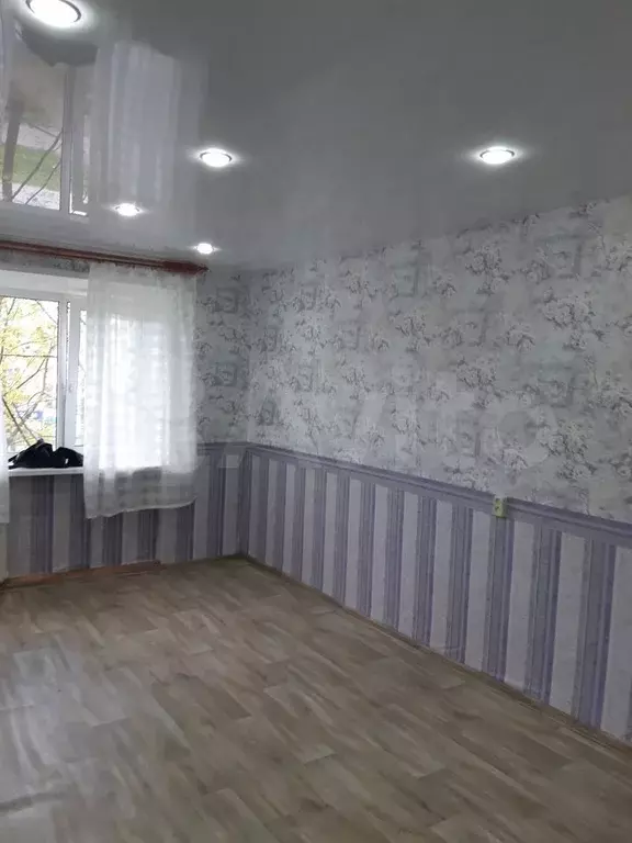 Комната 17,6 м в 9-к., 2/5 эт. - Фото 0