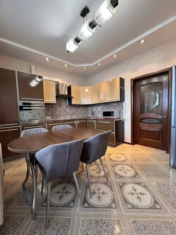 2-к кв. Омская область, Омск ул. 24-я Северная, 194/1 (74.6 м) - Фото 2