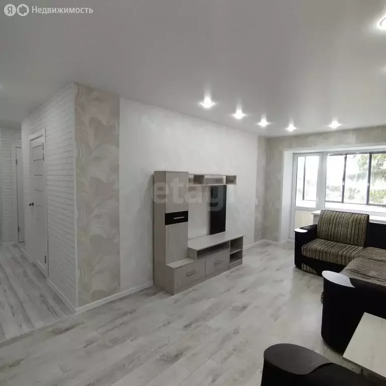 2-комнатная квартира: Ялуторовск, улица Новикова, 28 (58 м) - Фото 1