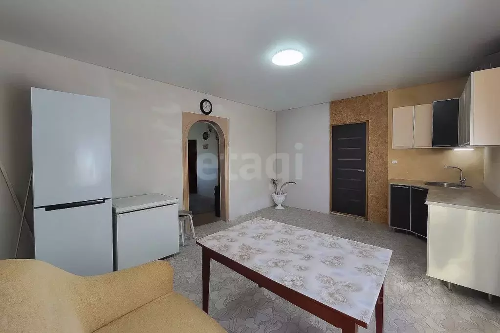 Дом в Омская область, Калачинск ул. Смирнова, 105 (120 м) - Фото 1