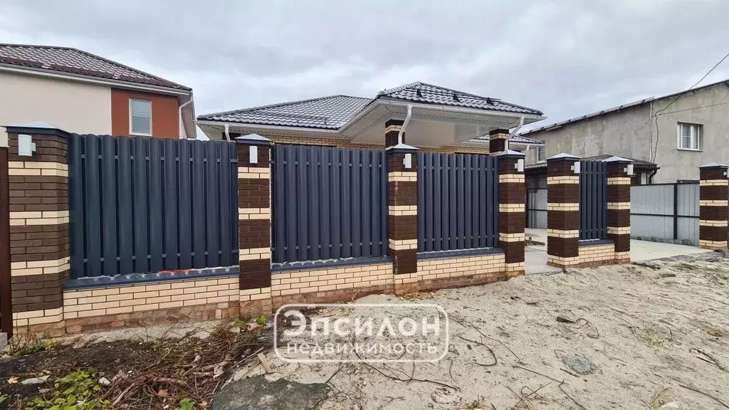 Дом в Курская область, Курск Басьяновская ул., 12 (100 м) - Фото 1