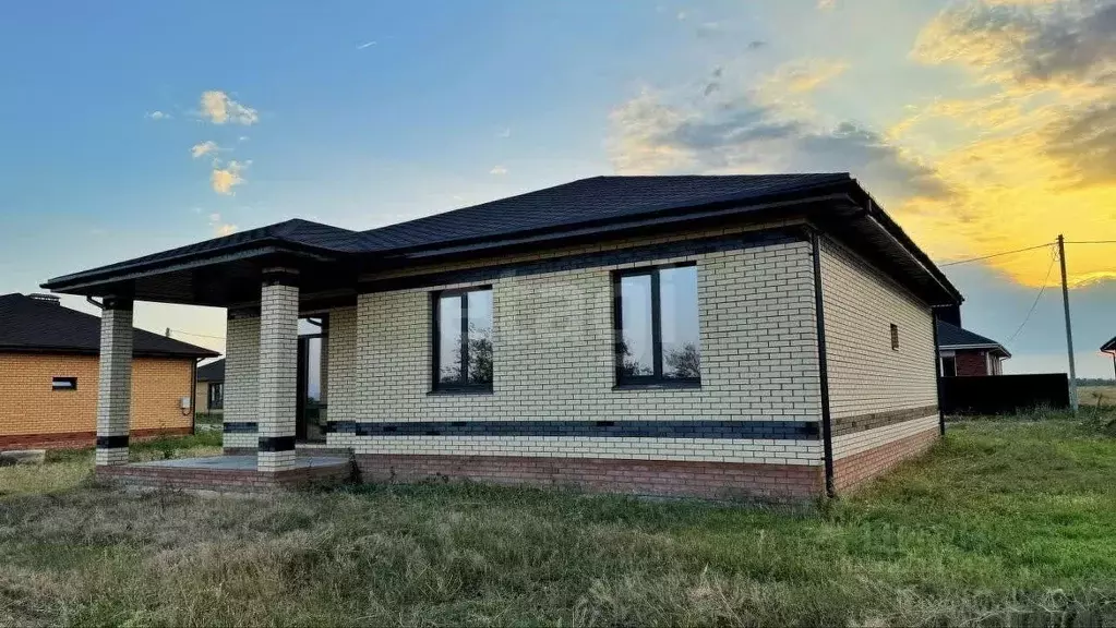 Дом в Саратовская область, Энгельсский район, Красноярское ... - Фото 2