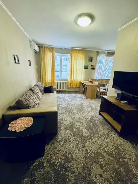 1-к. квартира, 38 м, 1/10 эт. - Фото 0