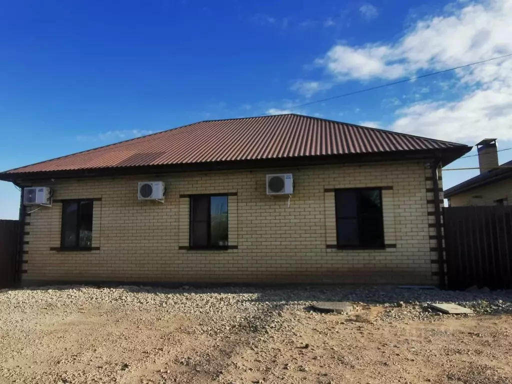 Дом в Астраханская область, Ахтубинск ул. Гагарина, 17А (103 м) - Фото 1