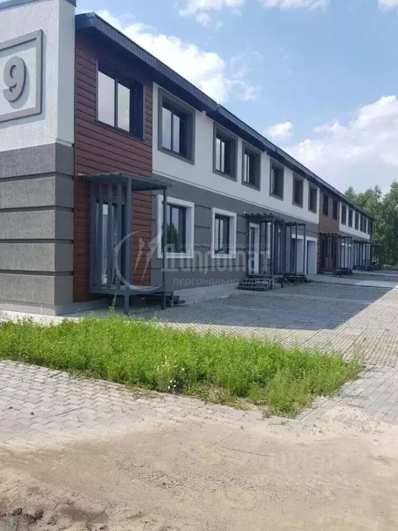 Таунхаус в Курганская область, Курган Заозерный жилрайон, 15-й мкр, 11 ... - Фото 1