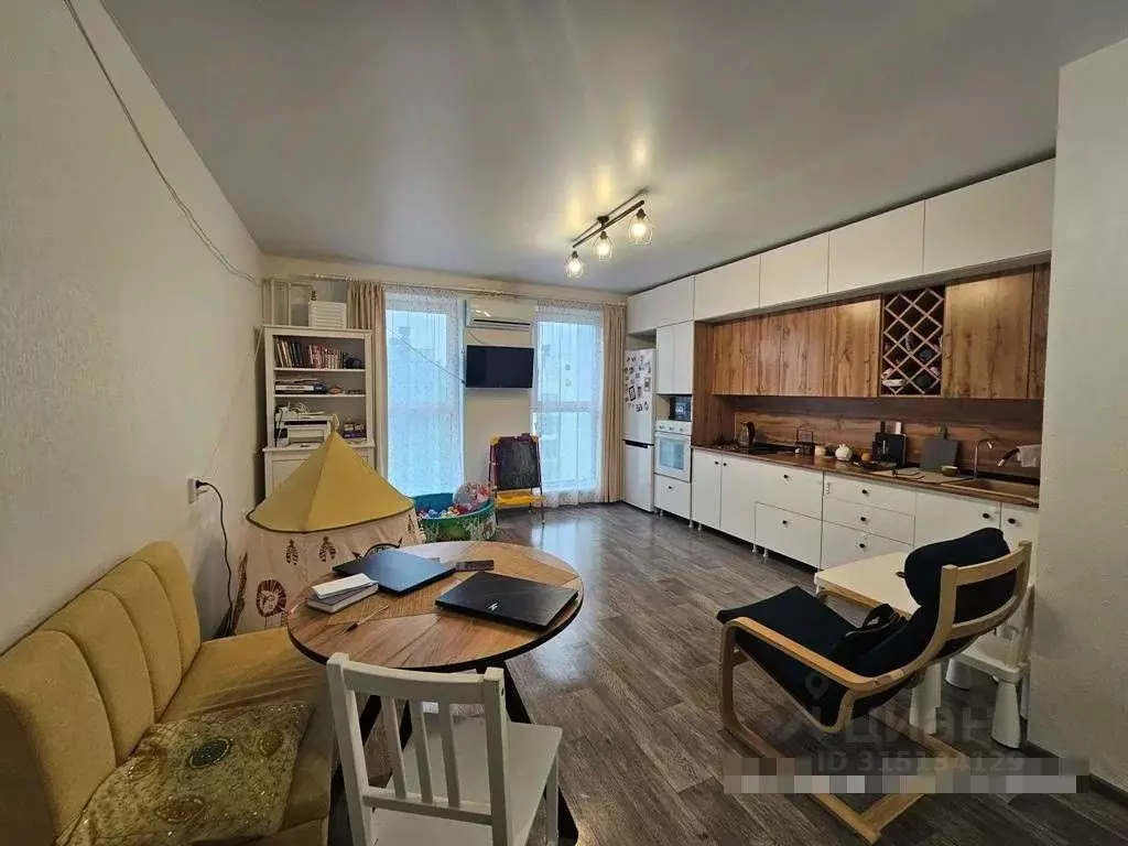 3-к кв. Челябинская область, Челябинск ул. Блюхера, 123Д (56.2 м) - Фото 2