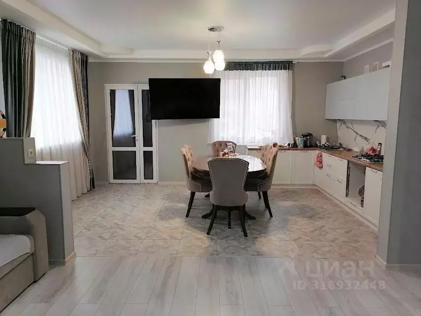 Коттедж в Башкортостан, Уфимский район, с. Чесноковка  (275 м) - Фото 0