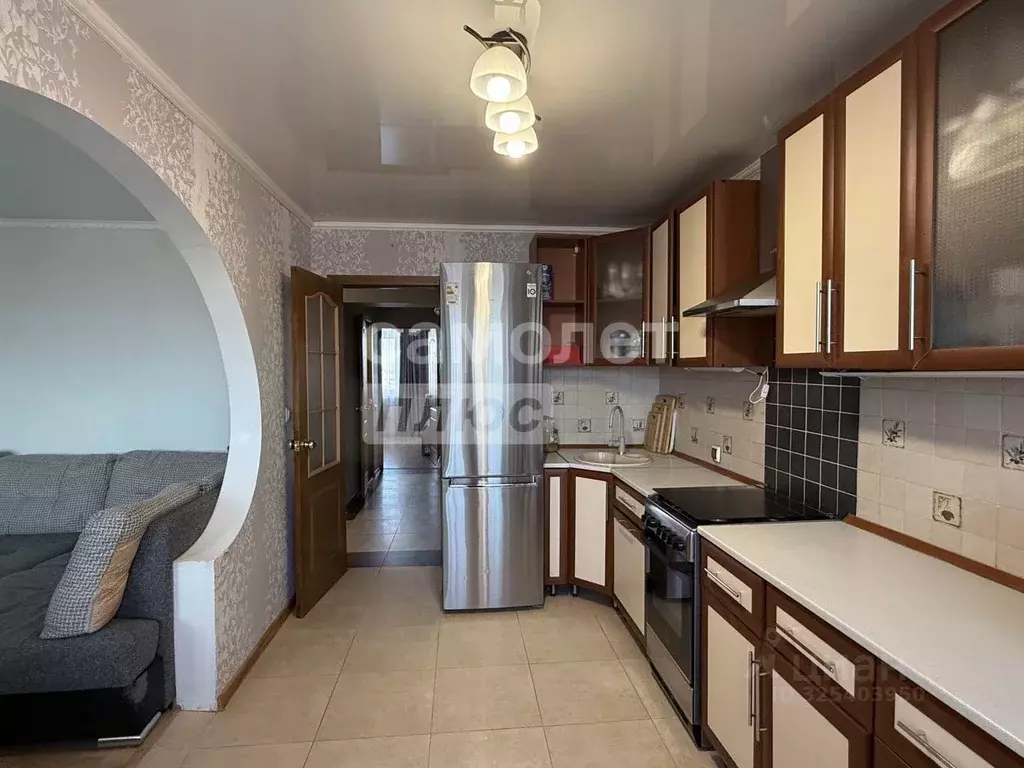 3-к кв. Самарская область, Сызрань ул. Есенина, 13 (90.5 м) - Фото 1