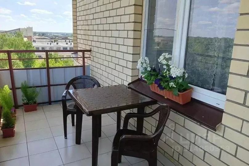 2-к кв. Псковская область, Псков Гражданская ул., 27 (80.0 м) - Фото 0