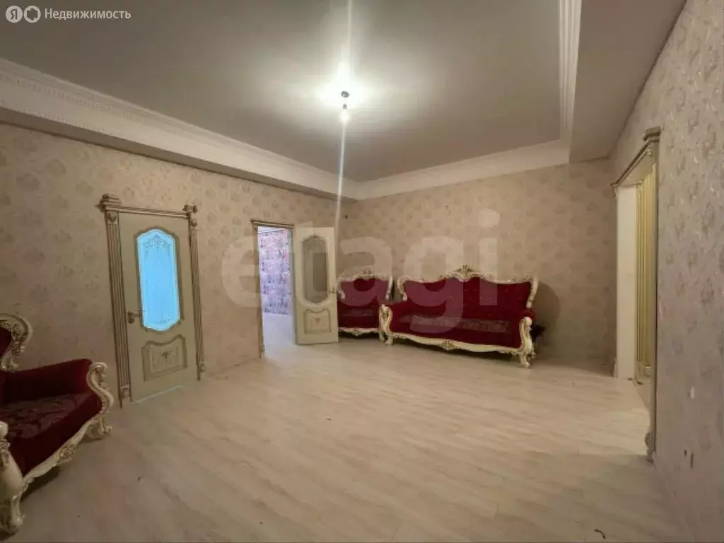 3-комнатная квартира: Махачкала, улица Эльзы Ибрагимовой, 27Д (88 м) - Фото 2