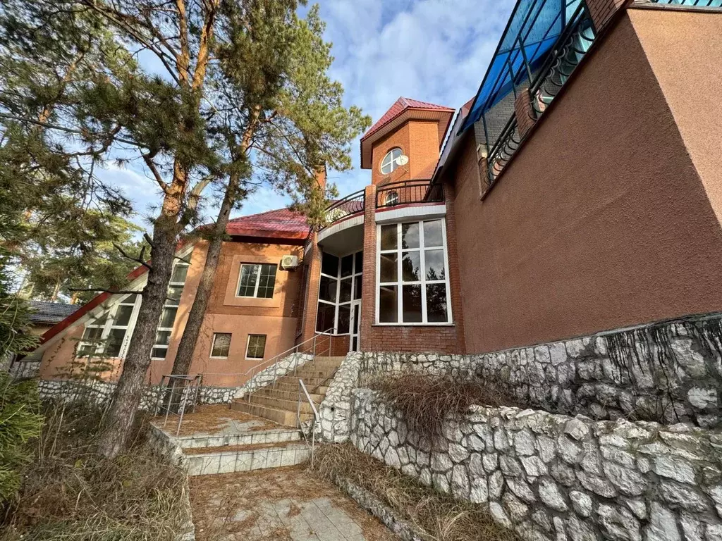 Коттедж в Самарская область, Красноярский район, Волжский рп ул. ... - Фото 1